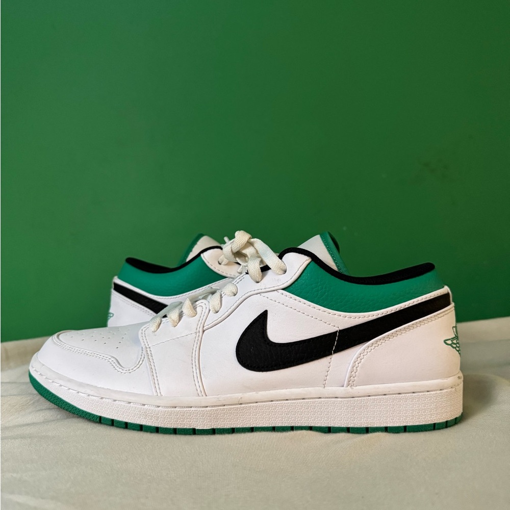 Jordan 1 low white lucky green size 11